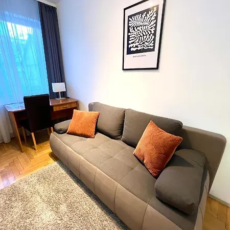 Lotus Gozsdu Apartment *